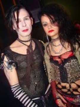 http://www.gothicinfo.de/photos/t00023169_00008743_1__6916468.jpg