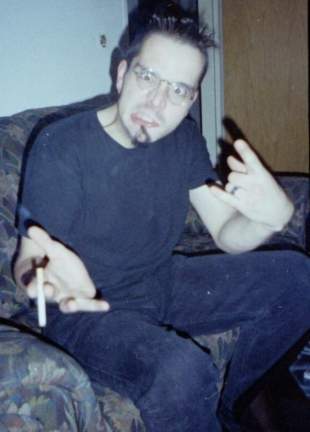 http://www.gothicinfo.de/profiles/bastian.jpg